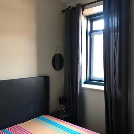 Hostal Wood Steel & Glass *