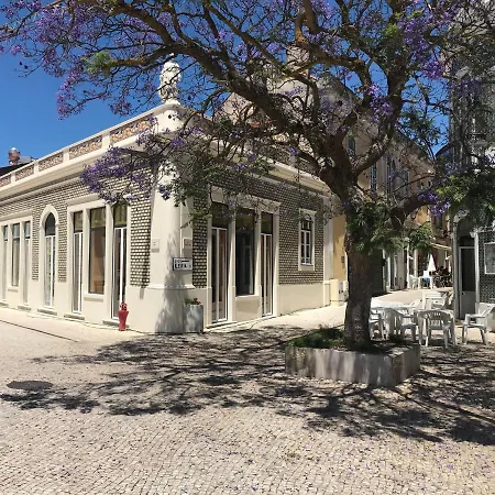 Albergue Wood Steel & Glass