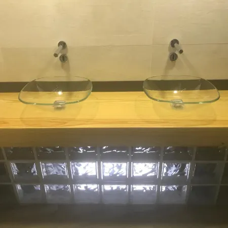 Hostal Wood Steel & Glass