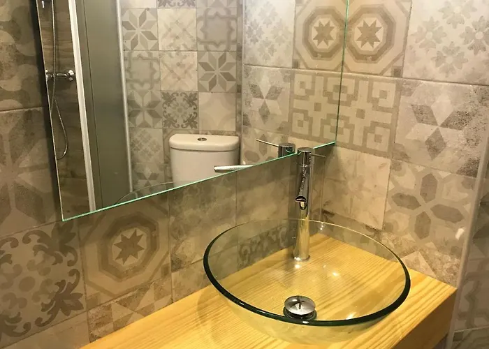 Wood Steel & Glass Vandrarhem