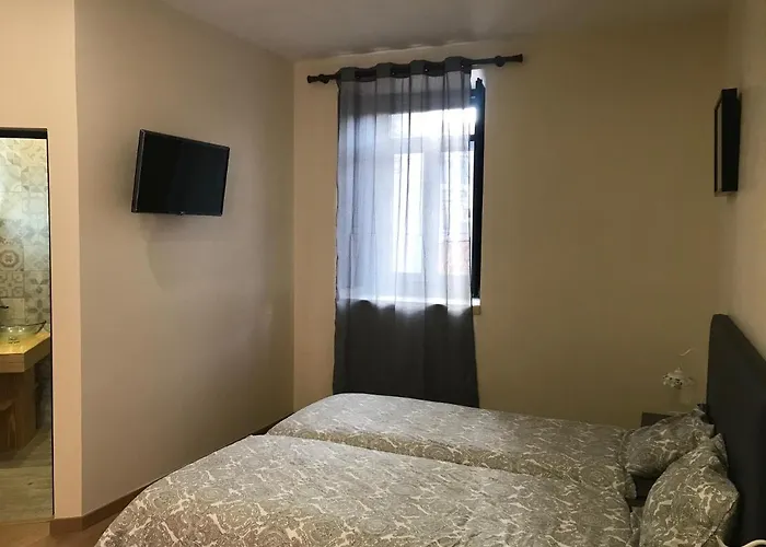 Wood Steel & Glass Vandrarhem *