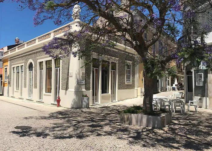 Albergue Wood Steel & Glass