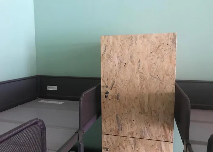 Vandrarhem Wood Steel & Glass