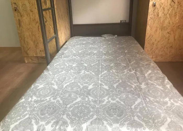 Albergue Wood Steel & Glass *