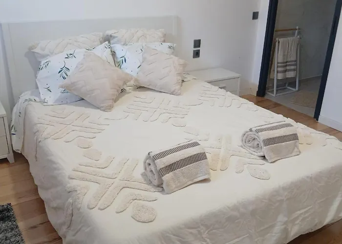 Wood Steel & Glass Vandrarhem Marinha Grande